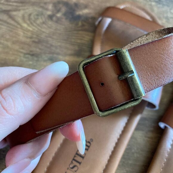 JustFab buckled brown leather flat sandals size 11 Just Fab - Picture 4 of 10